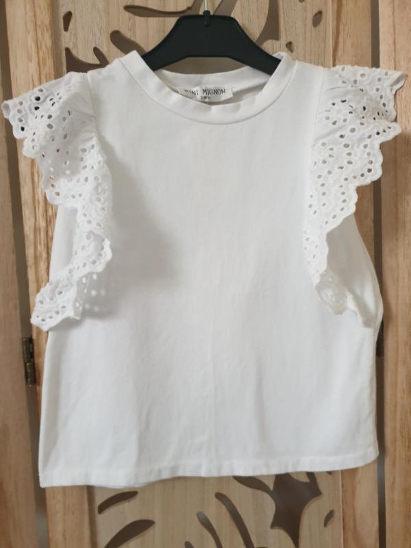 Tee-shirt avec broderie anglaise